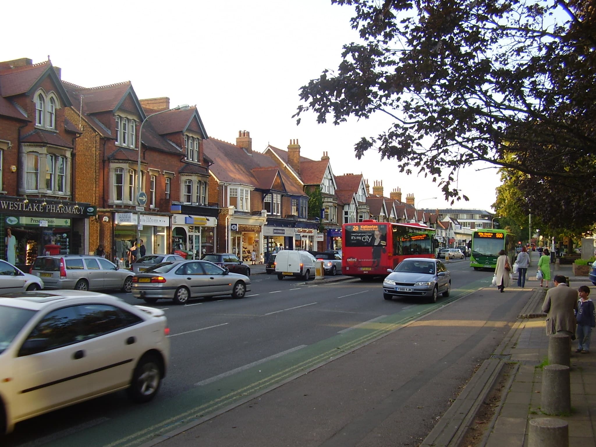 Shops and buses on Banbury Road in Summertown